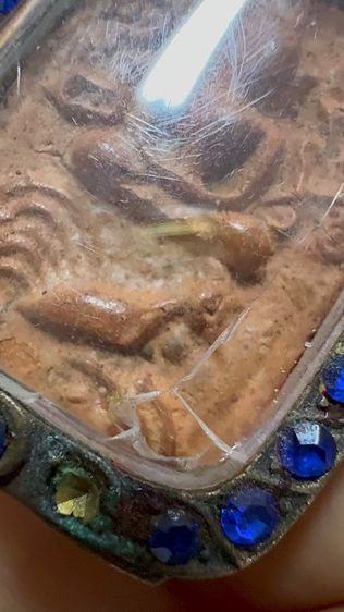 หลวงพ่อปาน วัดบางนมโค พระเครื่องเนื้อดิน รูปทรงห้าเหลี่ยม ในตลับหน้าลงยา รูปที่ 18