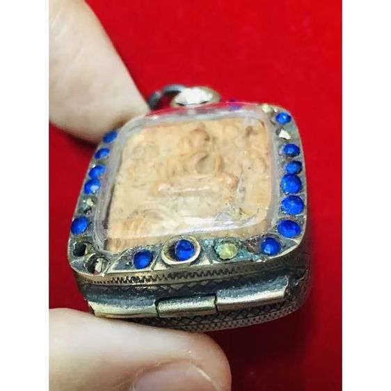 หลวงพ่อปาน วัดบางนมโค พระเครื่องเนื้อดิน รูปทรงห้าเหลี่ยม ในตลับหน้าลงยา รูปที่ 13