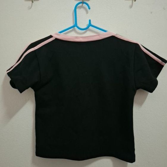 เสื้อครอป คอวี ลายน่ารัก ขอบชมพู รูปที่ 2