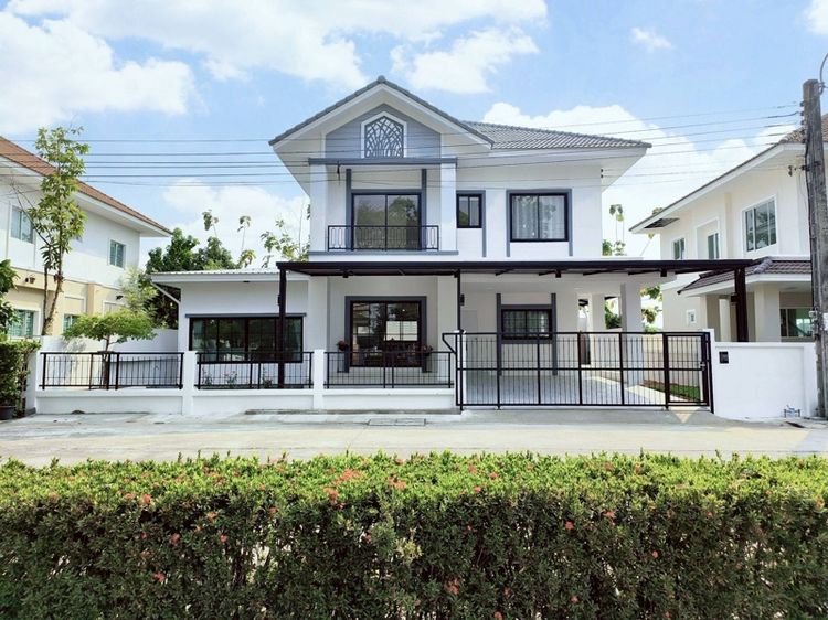 หมู่บ้านแลนซีโอ รามอินทรา - นวมินทร์ ถนนเลียบคลองสอง