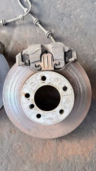 จานเบรค BMW พร้อมผ้าเบรคและคาลิปเปอร์เบรค ครบชุด E90 E84 X1  รูปที่ 5