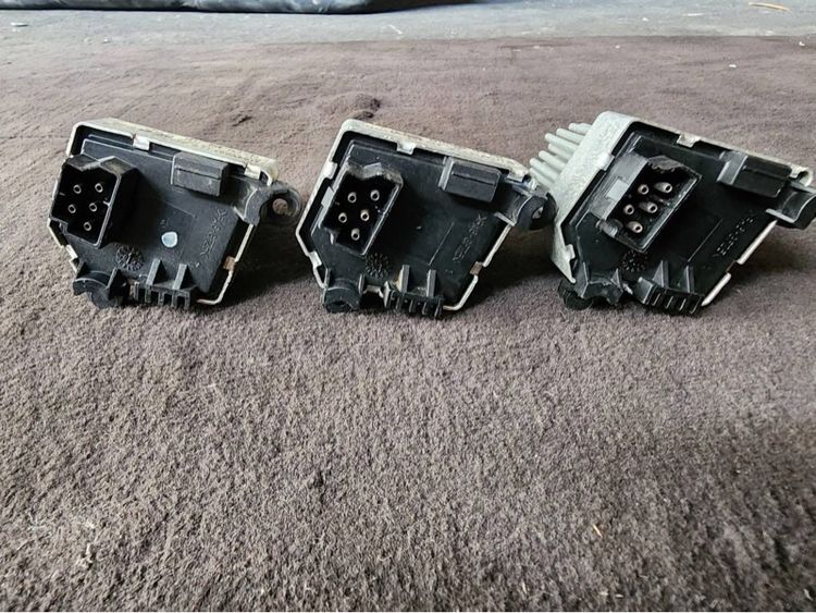 รีซิแต็นส์พัดลมแอร์ BMW E46 E39 Z4 ช่างเรียกหนามเตย รูปที่ 3