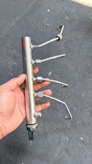 รางหัวฉีด พร้อมเซ็นเซอร์ BMW N20 F10 F30 F20 F25 Z4