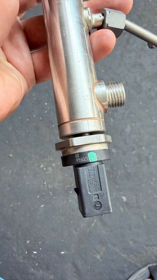 รางหัวฉีด พร้อมเซ็นเซอร์ BMW N20 F10 F30 F20 F25 Z4 รูปที่ 3