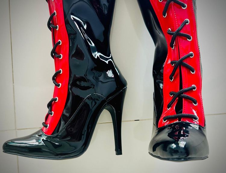 อื่นๆ รองเท้าบูท อื่นๆ UK 2.5 | EU 35 | US 4.5 ดำ รองเท้าบู๊ทส้นสูง ขนาด 35 มือหนึ่ง สภาพดี