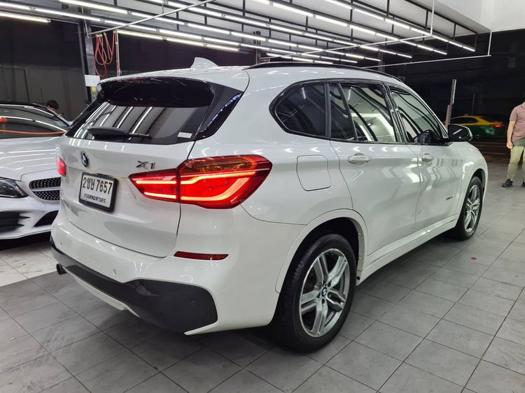 BMW X1 2018 2.0 sDrive18i M Sport Utility-car ดีเซล ไม่ติดแก๊ส เกียร์อัตโนมัติ ขาว รูปที่ 4