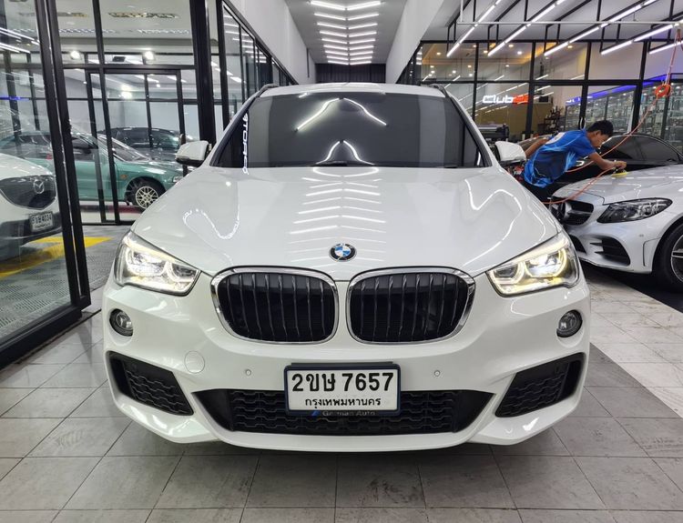 BMW X1 2018 2.0 sDrive18i M Sport Utility-car ดีเซล ไม่ติดแก๊ส เกียร์อัตโนมัติ ขาว รูปที่ 2