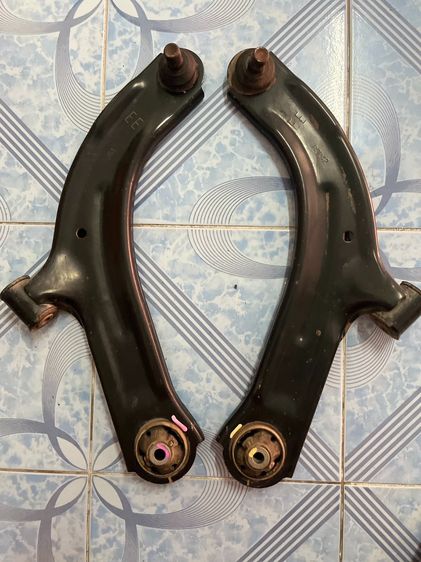 ปีกนกล่าง TIDA ปี 06-12 แท้ห้าง มือสอง รูปที่ 2