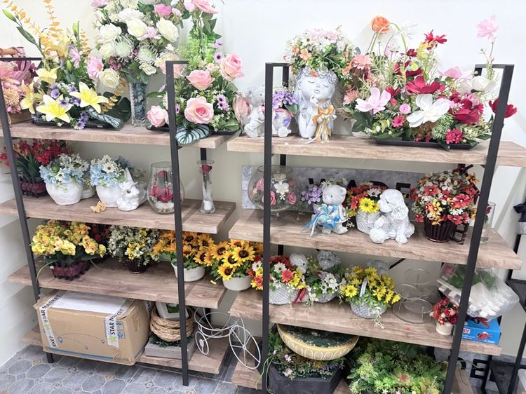 ดอกไม้ประดิษฐ์  สำหรับตกแต่งบ้าน   คาเฟ่  ร้านค้า  ร้านอาหาร