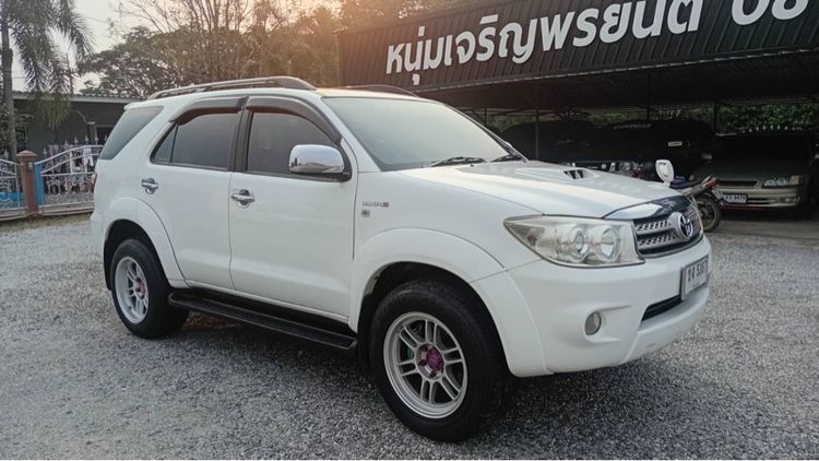 Toyota Fortuner 2010 3.0 V Aperto Utility-car ดีเซล ไม่ติดแก๊ส เกียร์อัตโนมัติ ขาว รูปที่ 2