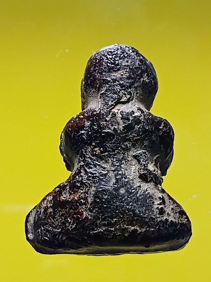 พระปิดตาเก่า หลวงปู่เอี่ยม วัดสะพานสูง ยุคเเรก สภาพสวยเก่ามาก เนื้อลงรักลงชาดโบราณมา ยุบยับแยกย่น สวยเก่าเดิมมาก หาชมยาก พบน้อย น่าใช้มากๆ รูปที่ 2