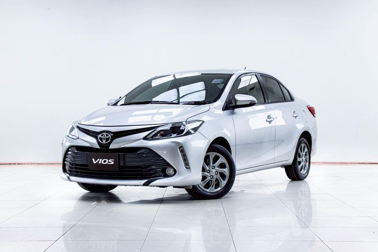 Toyota Vios 2021 1.5 Mid Sedan เบนซิน ไม่ติดแก๊ส เกียร์อัตโนมัติ เทา รูปที่ 4