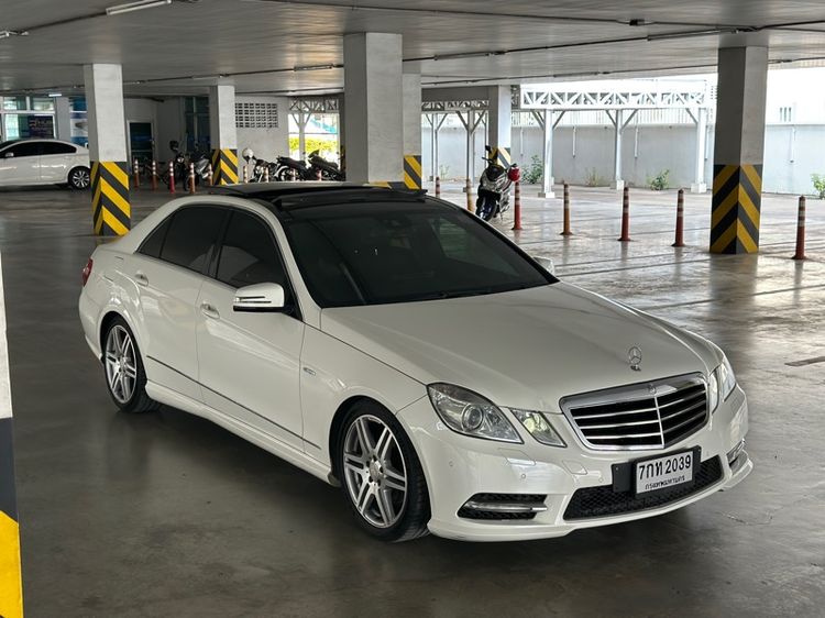 รถ Mercedes-Benz E-Class E200 สี ดำ