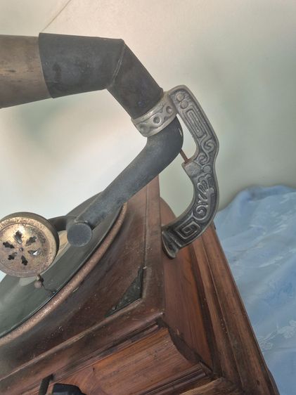 horn gramophone player Master's Voice (HMV) Gramophone รูปที่ 6