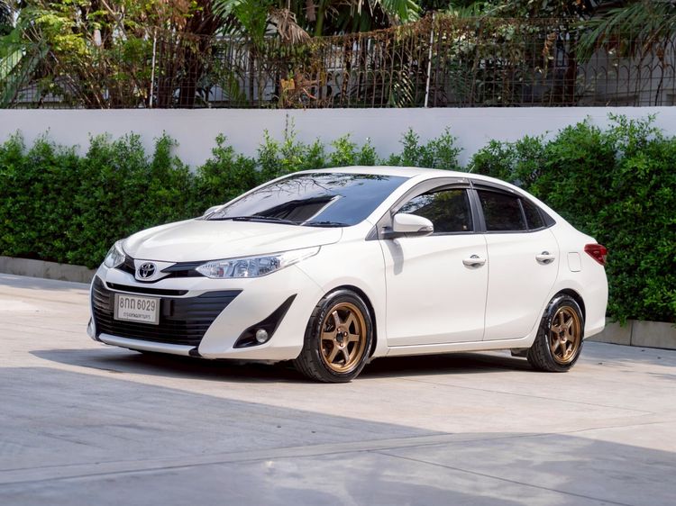 Toyota Yaris ATIV 2019 1.2 E Sedan เบนซิน ไม่ติดแก๊ส เกียร์อัตโนมัติ ขาว รูปที่ 3
