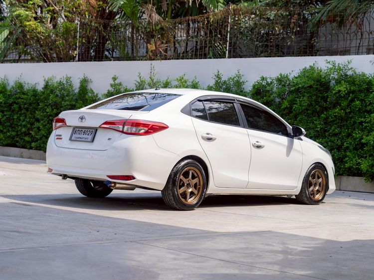 Toyota Yaris ATIV 2019 1.2 E Sedan เบนซิน ไม่ติดแก๊ส เกียร์อัตโนมัติ ขาว รูปที่ 4