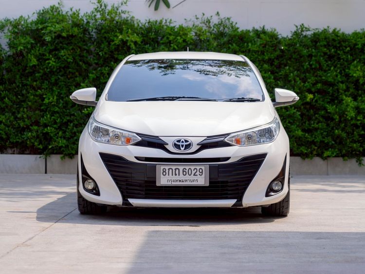 Toyota Yaris ATIV 2019 1.2 E Sedan เบนซิน ไม่ติดแก๊ส เกียร์อัตโนมัติ ขาว รูปที่ 2