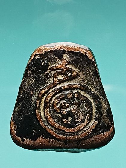 พระปิดตาเก่า หลวงปู่ภู่ วัดนอก จ.ชลบุรี รุ่นแรก เนื้อผงคลุกรักเก่า ยุคเดียวกับหลวงพ่อเเก้ว อายุร้อยกว่าปี องค์นี้แกะออกมาจากเลี่ยมทองเก่า  รูปที่ 2