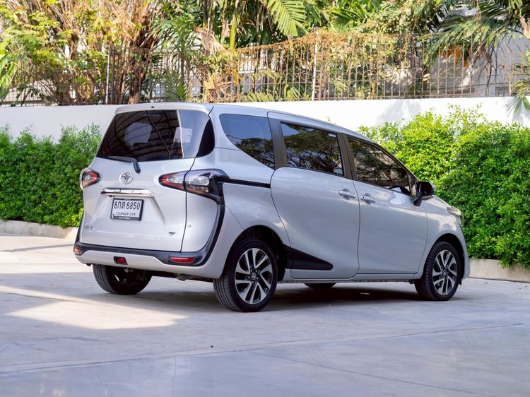 Toyota Sienta 2019 1.5 V Utility-car เบนซิน ไม่ติดแก๊ส เกียร์อัตโนมัติ เงิน รูปที่ 4