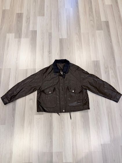 เสื้อแจ็คเก็ตหนังสีน้ำตาล