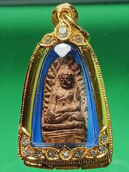 พระรอด กรุเก่าวัดมหาวัน จ.ลำพูน สภาพสวยเก่า ผิวเดิมจากกรุ อายุกว่าพันปี สภาพสวยเก่า หายาก พบน้อย น่าใช้มากครับ