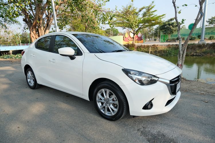 รถ Mazda Mazda 2 1.3 High Plus สี ขาว