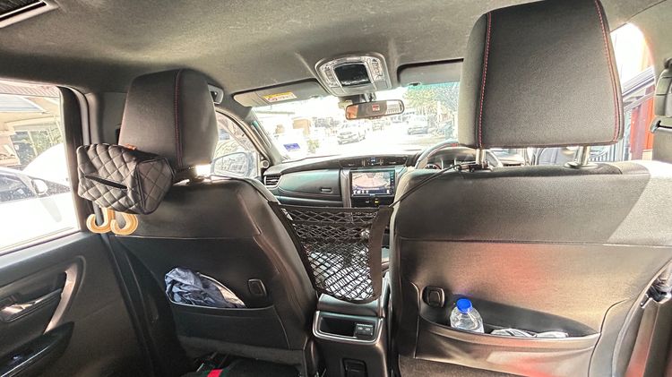 Toyota Fortuner 2021 2.8 GR Sport Black Top 4WD Utility-car ดีเซล เกียร์อัตโนมัติ ดำ รูปที่ 4