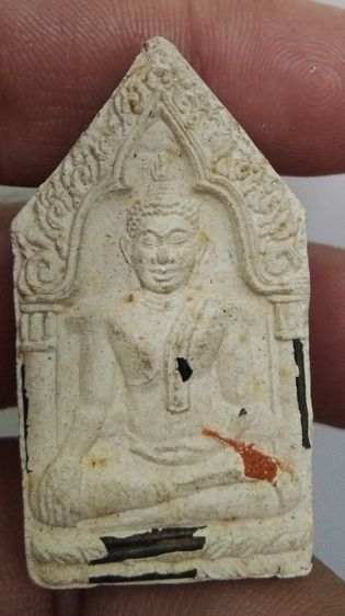 3046-พระขุนแผนหลวงพ่อคูณ เนื้อขาวพุทธคุณผสมธูปยาสูบ รุ่นรวยมหาเสน่ห์ ปี 2543 ตะกรุดเงิน 19 ดอก ฝังพลอยเสก เกศา จีวร รูปที่ 15