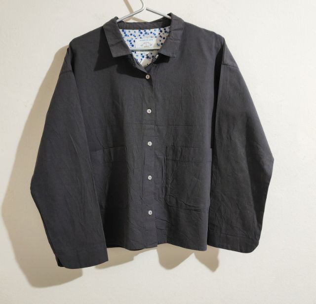 เชิ้ตสีเทาเข้ม ทรงหลวม รูปที่ 2