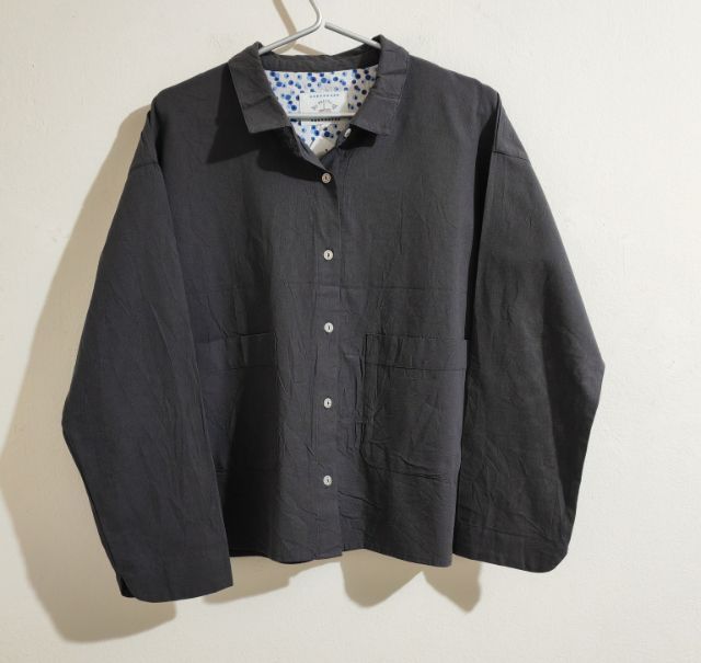 เชิ้ตสีเทาเข้ม ทรงหลวม รูปที่ 4