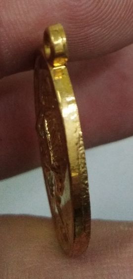 3057-เหรียญหลวงพ่อคูณ วัดบ้านไร่ ปี 2539 รุ่นเพื่อชีวิต กะไหล่ทอง รูปที่ 8