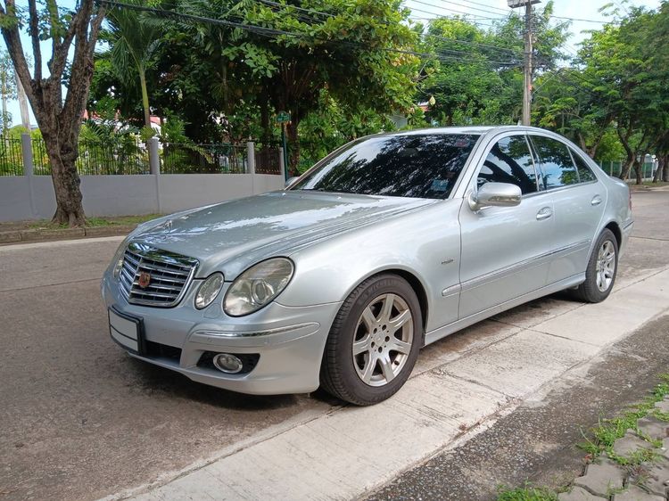 รถ Mercedes-Benz E-Class E200 Kompressor สี บรอนซ์เงิน