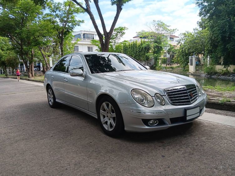 Mercedes-Benz E-Class 2009 E200 Kompressor Sedan เบนซิน NGV เกียร์อัตโนมัติ บรอนซ์เงิน รูปที่ 2