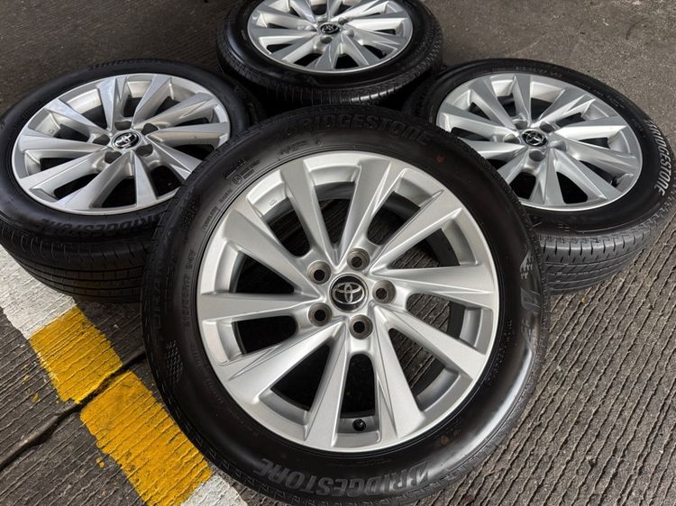 Toyota New Camry ขอบ 17 นิ้ว Top Hybrid 🔥