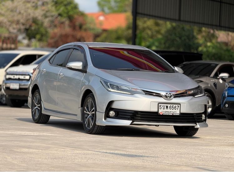 รถ Toyota Altis 1.8 V สี เทา