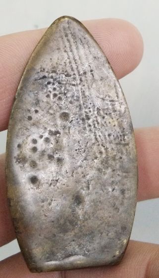 3061-พระกริ่งครึ่งซีก หลังใบโพธิ์ วัดสุทัศน์ เนื้อทองเหลืองเก่า รูปที่ 3