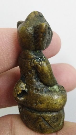 3062-งั่งตาแดงเนื้อทองเหลืองฐานบัวเล็บช้าง ใต้ฐานอุดกริ่ง เขย่าไม่ดังนะครับ ขนาดฐาน 2.5 ซม. สูงรวม 5 ซม รูปที่ 7