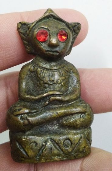 3062-งั่งตาแดงเนื้อทองเหลืองฐานบัวเล็บช้าง ใต้ฐานอุดกริ่ง เขย่าไม่ดังนะครับ ขนาดฐาน 2.5 ซม. สูงรวม 5 ซม รูปที่ 13