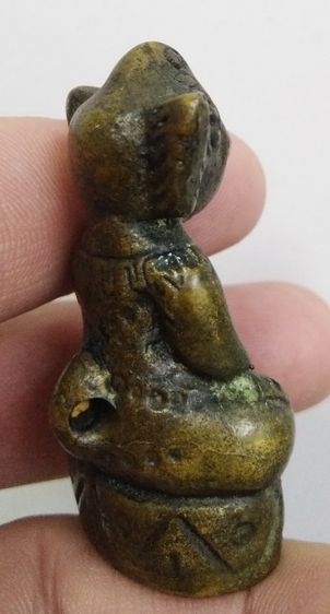 3062-งั่งตาแดงเนื้อทองเหลืองฐานบัวเล็บช้าง ใต้ฐานอุดกริ่ง เขย่าไม่ดังนะครับ ขนาดฐาน 2.5 ซม. สูงรวม 5 ซม รูปที่ 16