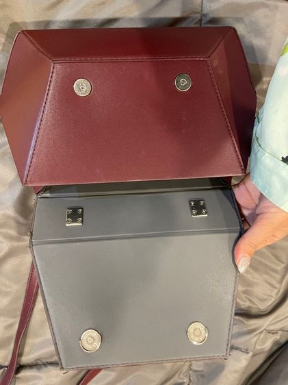 กระเป๋าสะพาย charles and keith รูปที่ 5