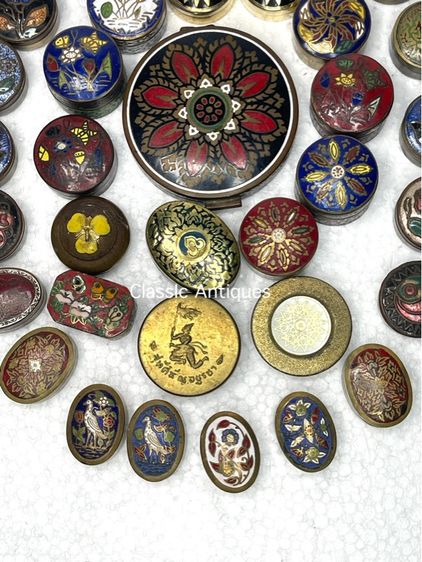 ตลับสีผึ้ง ทองเหลืองลงยาโบราณ รูปที่ 7