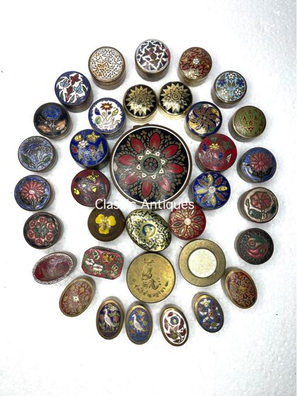 ตลับสีผึ้ง ทองเหลืองลงยาโบราณ รูปที่ 2