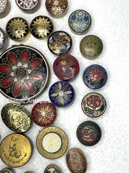 ตลับสีผึ้ง ทองเหลืองลงยาโบราณ รูปที่ 8