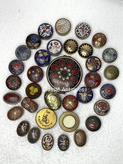 ตลับสีผึ้ง ทองเหลืองลงยาโบราณ รูปที่ 10