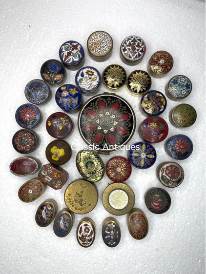 ตลับสีผึ้ง ทองเหลืองลงยาโบราณ รูปที่ 11