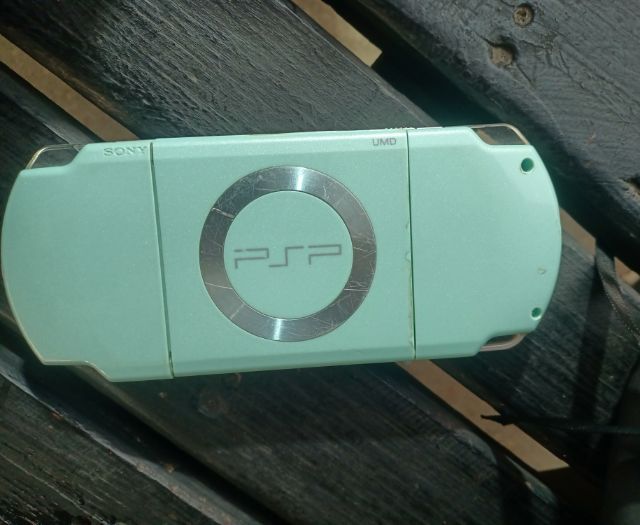 เครื่องเกมส์ Sony psp-2000 ฟ้า สภาพดี มีเมม สายชร์าจ ลงเกมส์ 20กว่าเกมส์ เอาไปลงเพิ่มได้อีก เล่นได้เลย ปุ่มไหลลื่น ไม่สะดุดพร้อมจัดส่งครับ รูปที่ 9