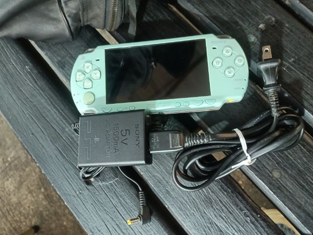 เครื่องเกมส์ Sony psp-2000 ฟ้า สภาพดี มีเมม สายชร์าจ ลงเกมส์ 20กว่าเกมส์ เอาไปลงเพิ่มได้อีก เล่นได้เลย ปุ่มไหลลื่น ไม่สะดุดพร้อมจัดส่งครับ รูปที่ 8