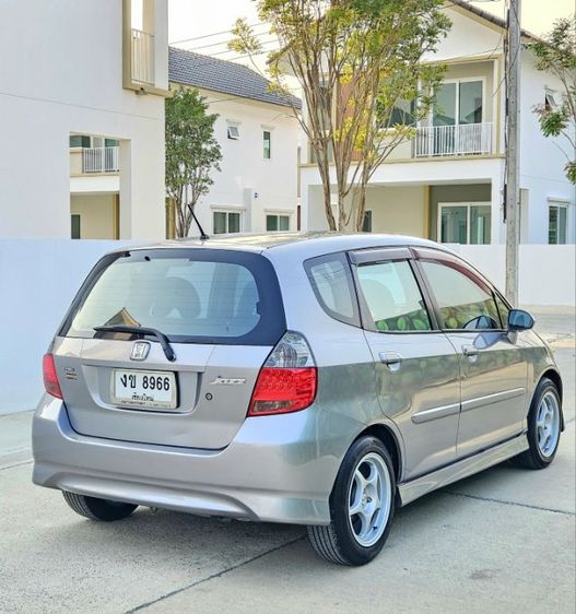 Honda Jazz 2006 1.5 E-V VTEC Sedan เบนซิน ไม่ติดแก๊ส เกียร์อัตโนมัติ เทา รูปที่ 4