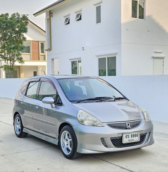 รถ Honda Jazz 1.5 E-V VTEC สี เทา
