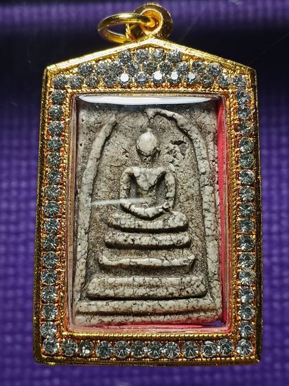 พระสมเด็จวัดระฆัง พิมพ์ใหญ่ รุ่นเเรก สภาพเก่ามาก พระเก่าของบ้านคนโบราณ ผิวเก่าเดิมจากบนหิ้ง ไม่ได้ทำความสะอาด น่าบูชามากครับ